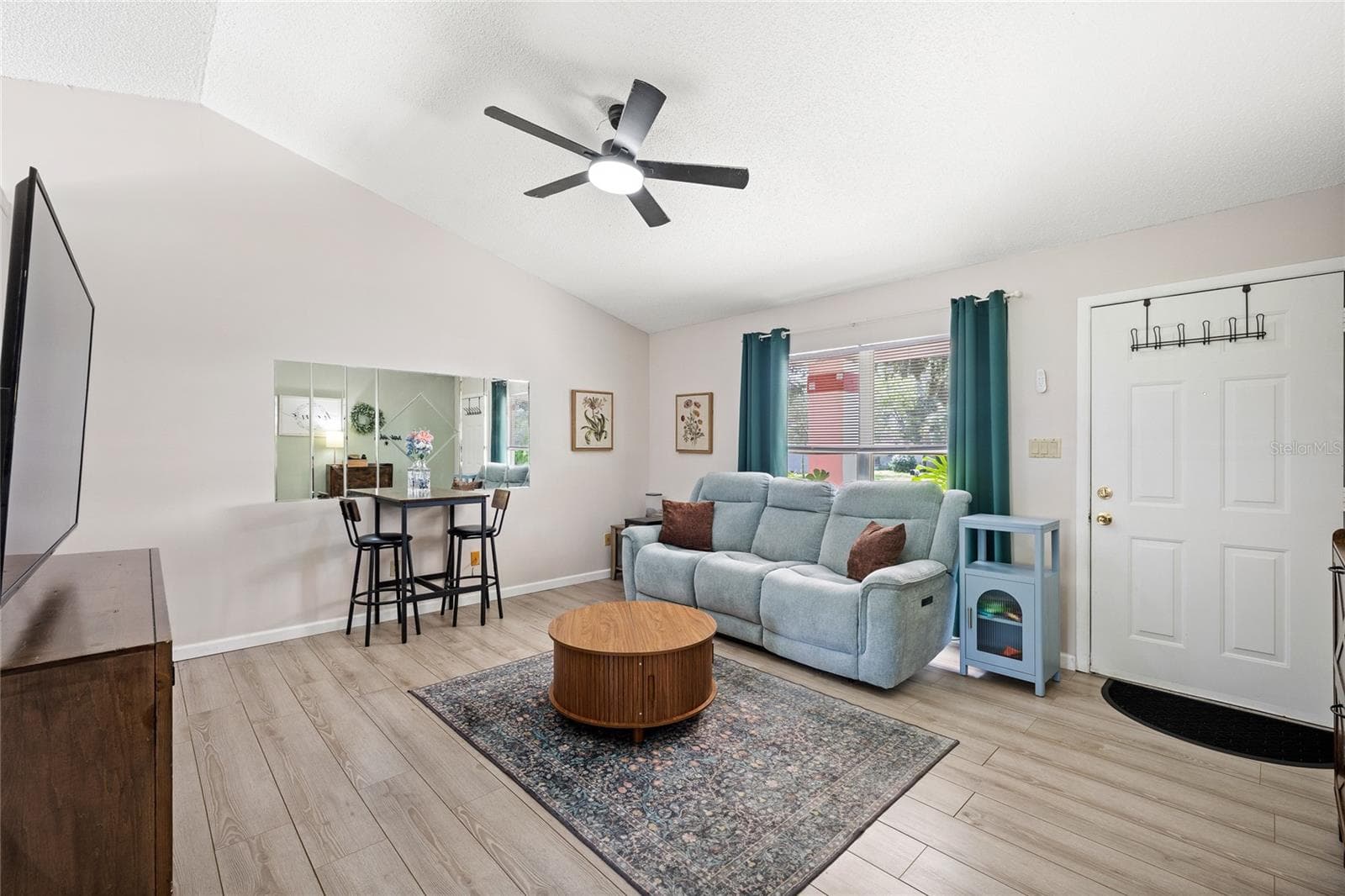 Single Family Residence at 7805 HYACINTH DR, ORLANDO, photo 3 of 16
