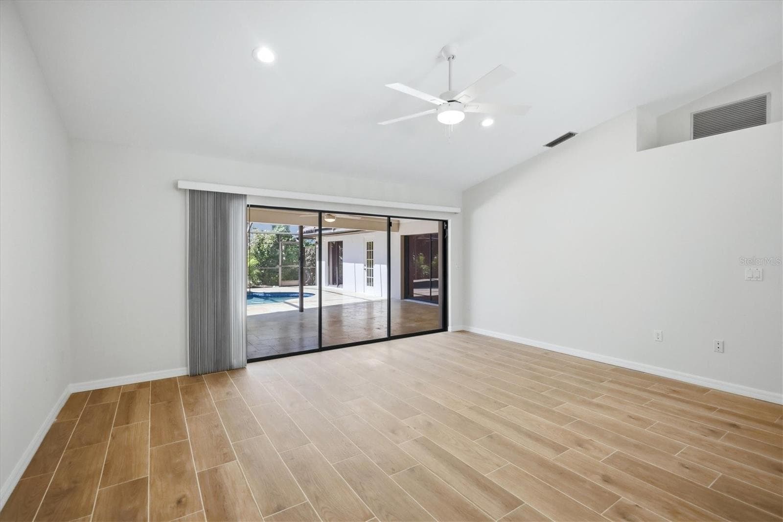 Single Family Residence at 620 HIBISCUS DR, VENICE, photo 9 of 40