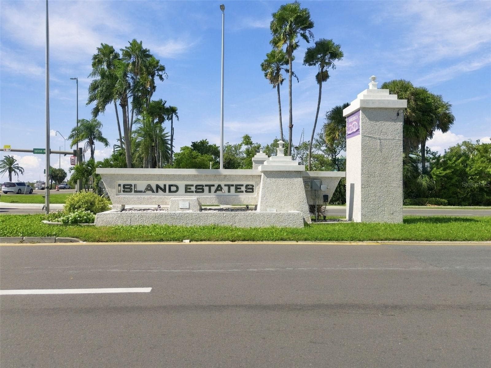 Single Family Residence at 707 SNUG IS, CLEARWATER BEACH, photo 82 of 85