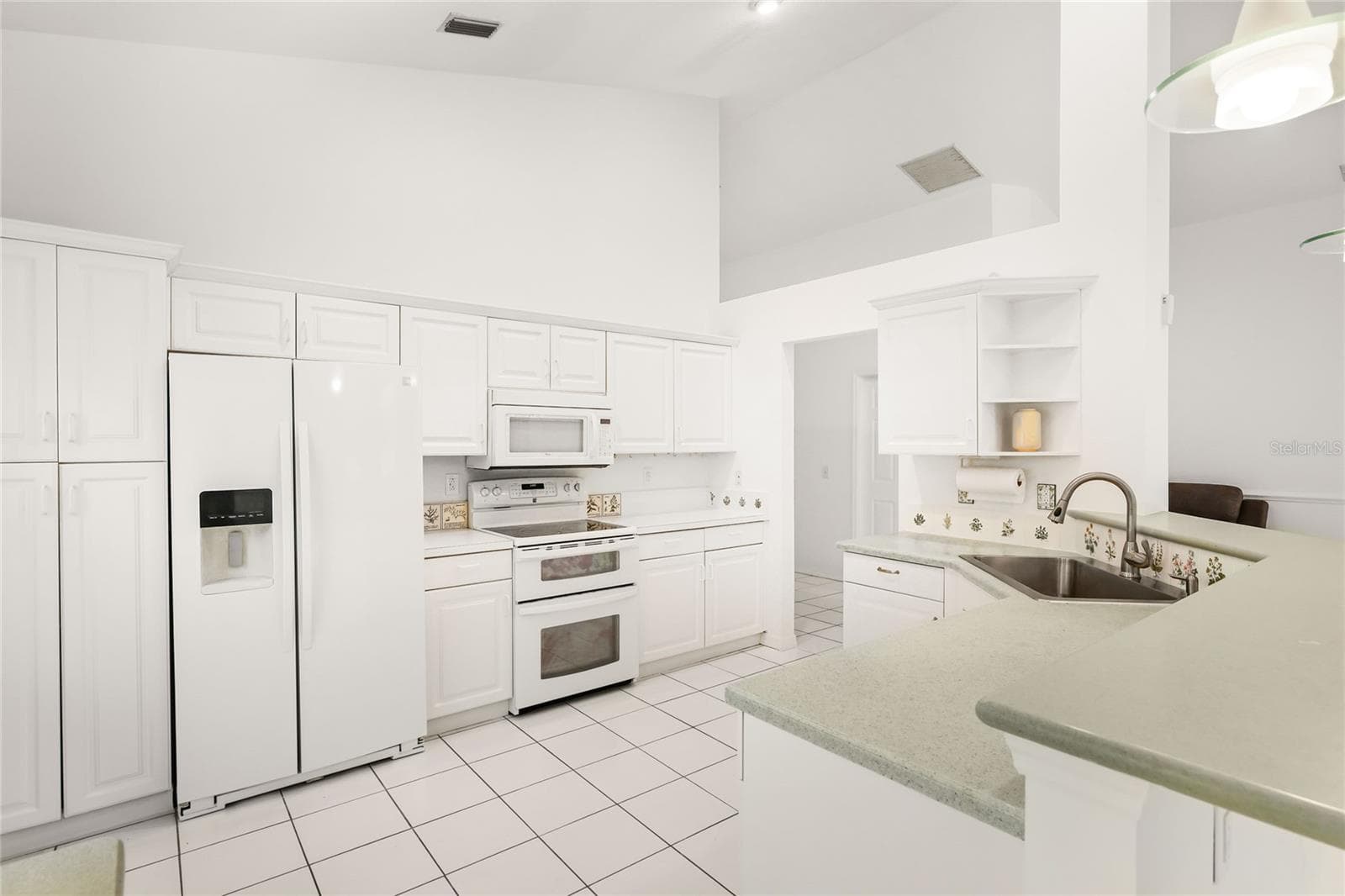 Single Family Residence at 2147 WASATCH DR, SARASOTA, photo 12 of 31