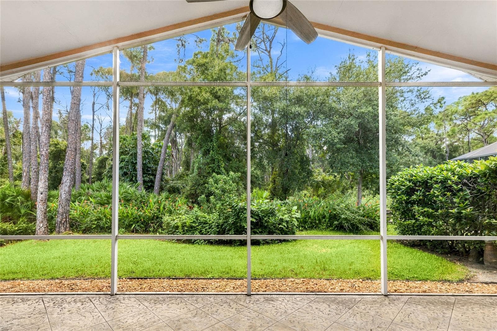 Single Family Residence at 2147 WASATCH DR, SARASOTA, photo 26 of 31