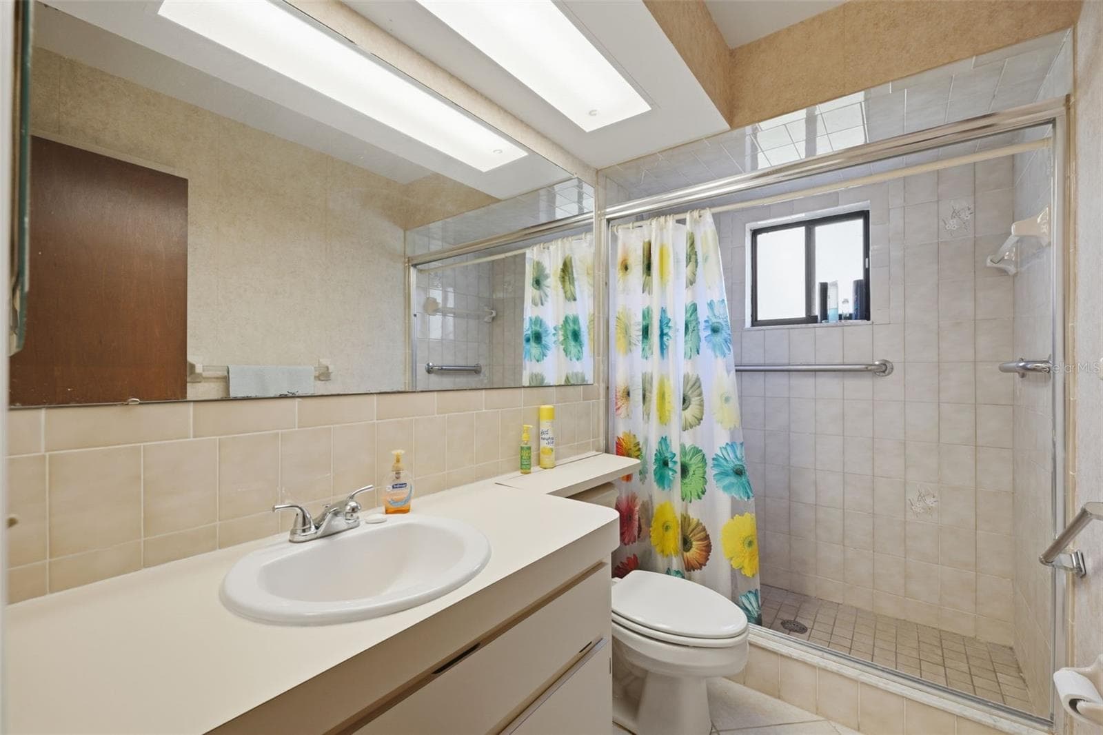 Bathroom 2 - 11460 RIDDLE DR, SPRING HILL