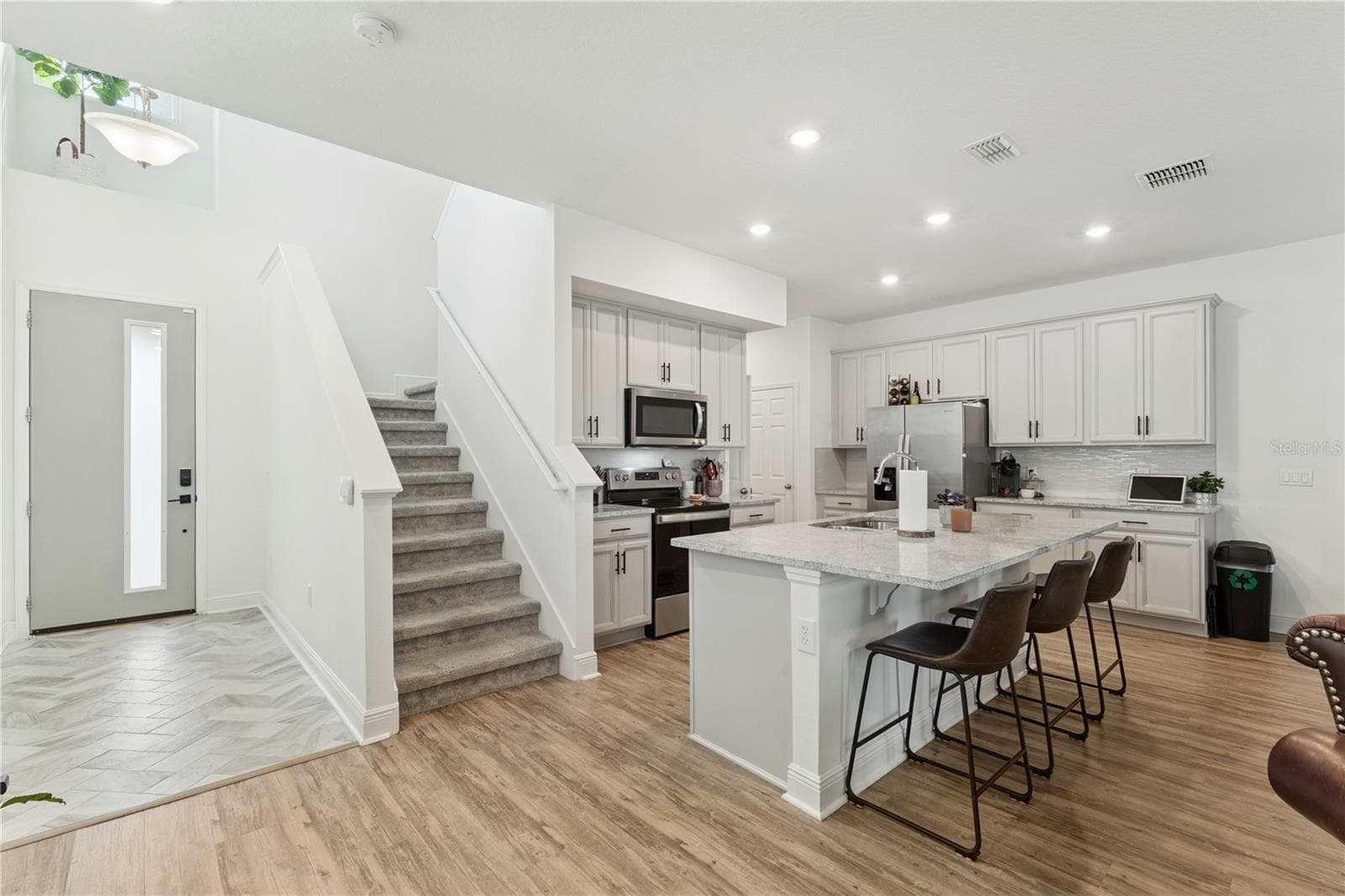 Townhouse at 2356 SHADOWLAND LOOP, WINTER PARK, photo 14 of 42