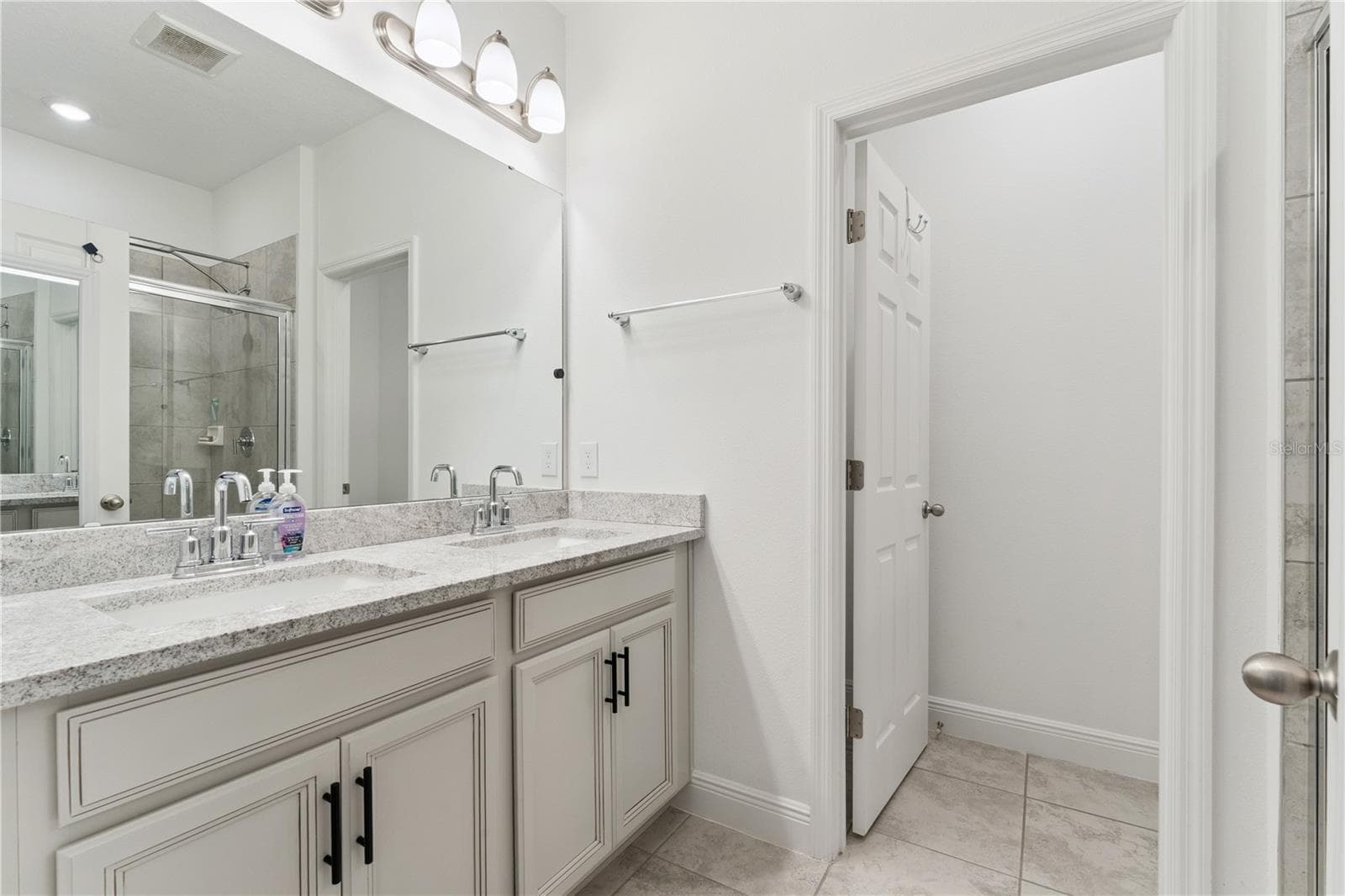 Townhouse at 2356 SHADOWLAND LOOP, WINTER PARK, photo 21 of 42