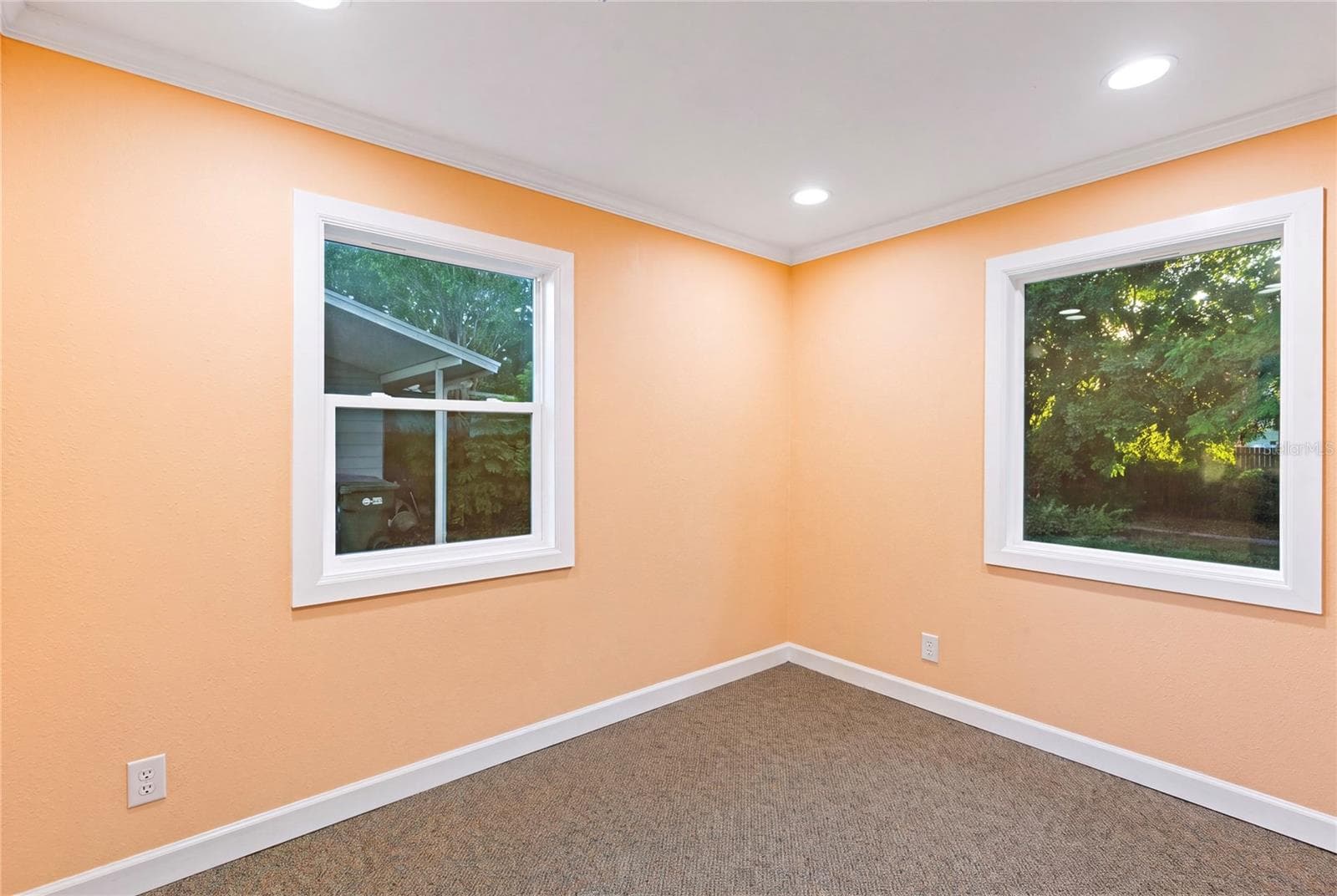 Single Family Residence at 12574 INDIAN ROCKS RD, LARGO, photo 16 of 31