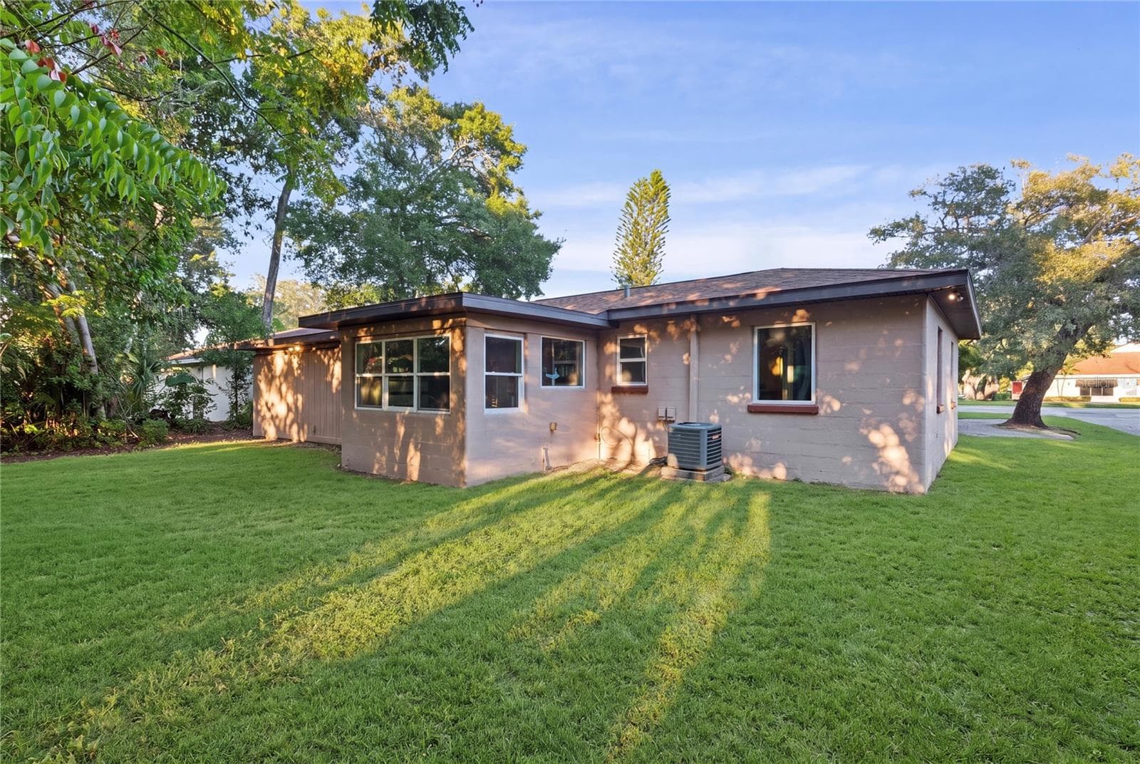 Single Family Residence at 12574 INDIAN ROCKS RD, LARGO, photo 21 of 31