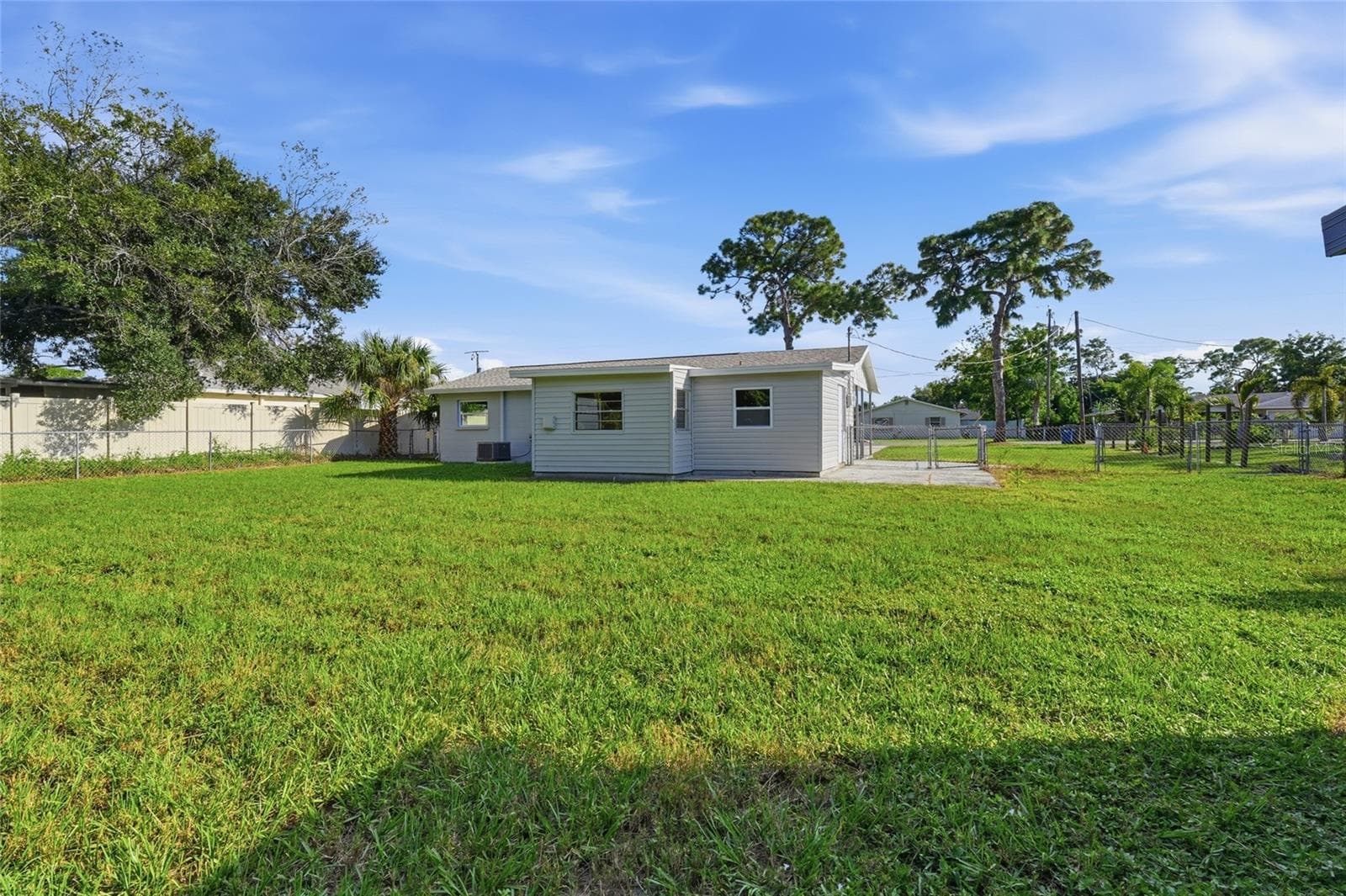 Single Family Residence at 1015 60TH AVENUE TER W, BRADENTON, photo 27 of 34