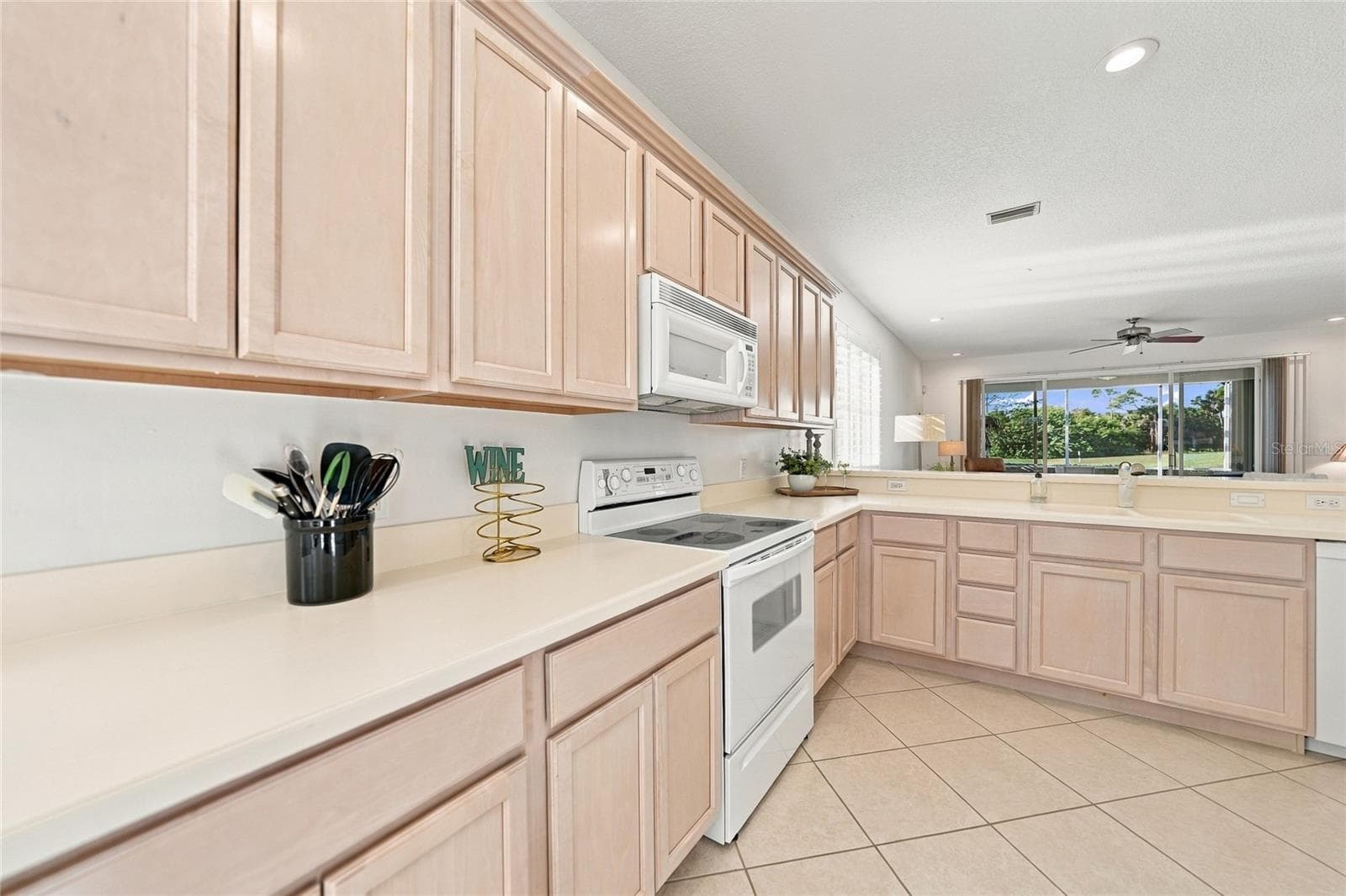 Single Family Residence at 3339 OSPREY LN, PORT CHARLOTTE, photo 9 of 61