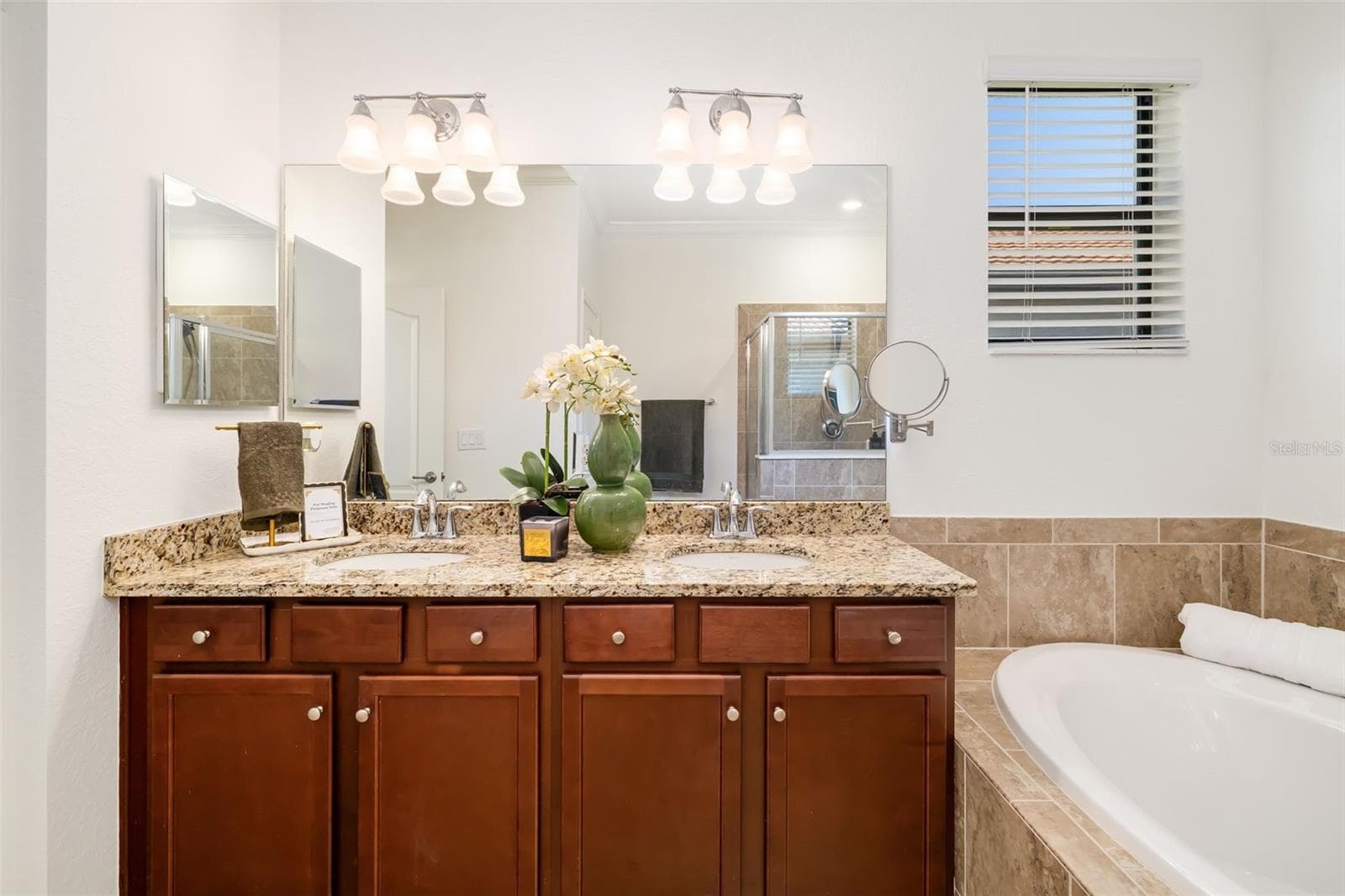 Single Family Residence at 4602 ROYAL DORNOCH CIR, BRADENTON, photo 25 of 78