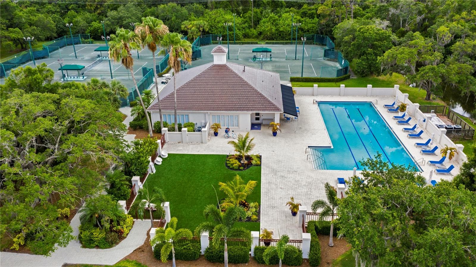 Single Family Residence at 4602 ROYAL DORNOCH CIR, BRADENTON, photo 57 of 78