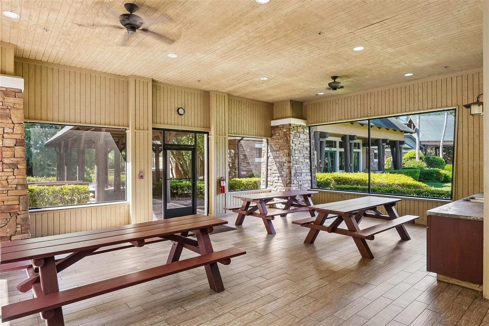 Single Family Residence at 7404 AMBLESIDE DR, LAND O LAKES, photo 37 of 56