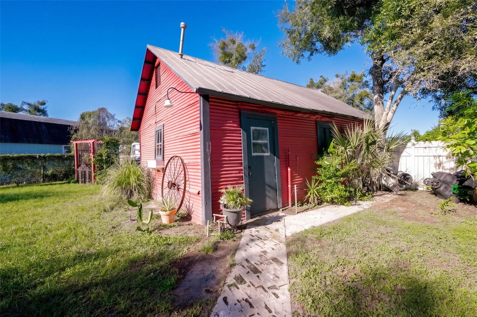 Barn - 1901 10TH ST, ST CLOUD
