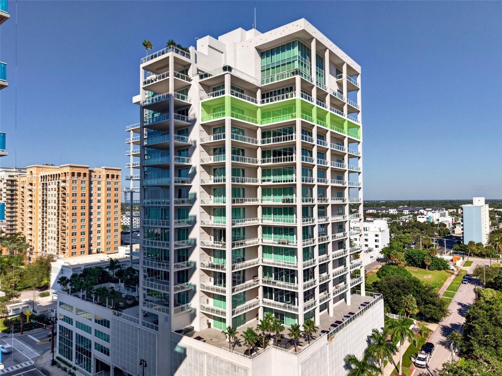 16th Floor Sweeping Vistas - 540 N TAMIAMI TRL #1604, SARASOTA