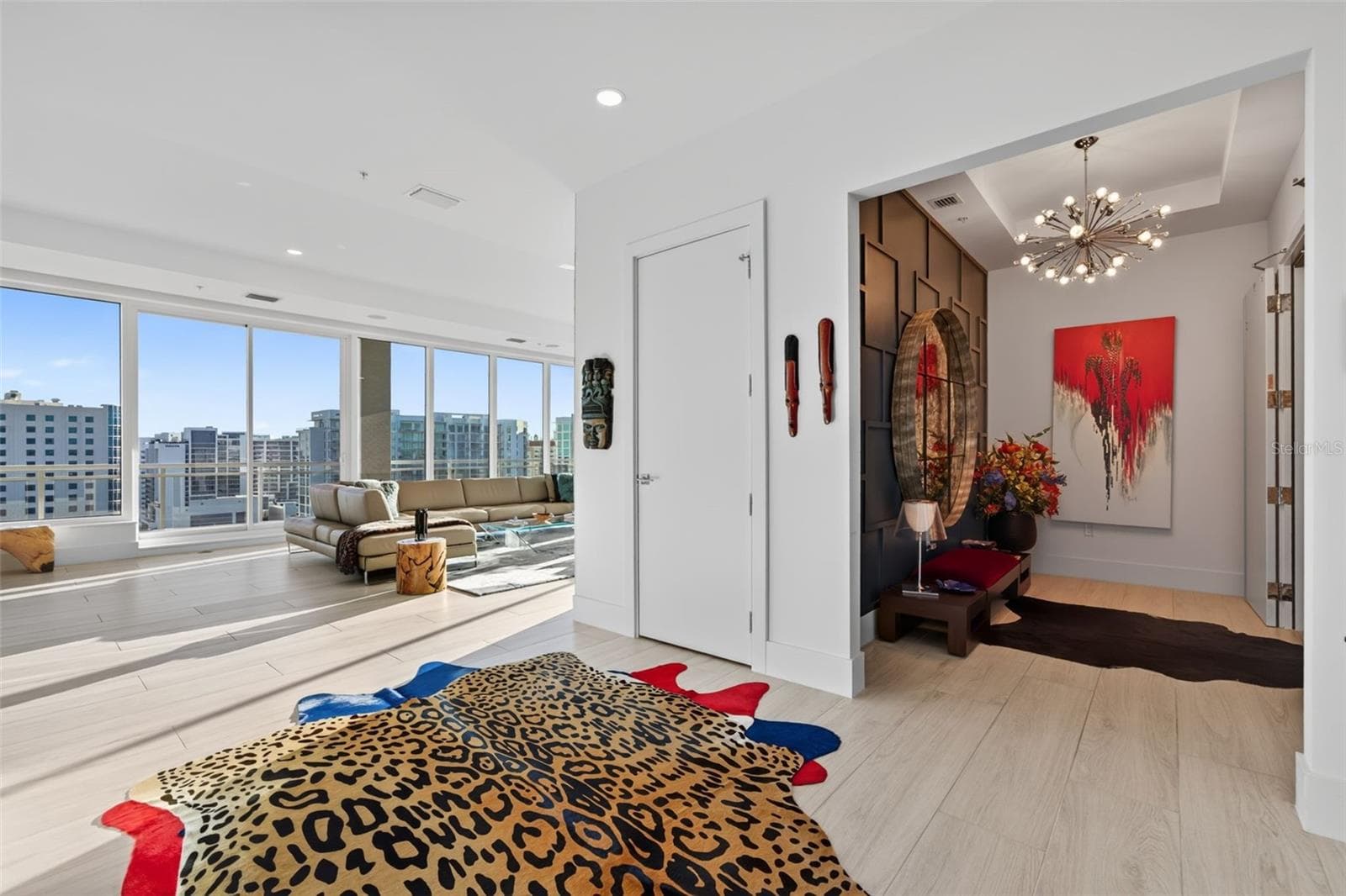 Expansive Living Space - 540 N TAMIAMI TRL #1604, SARASOTA