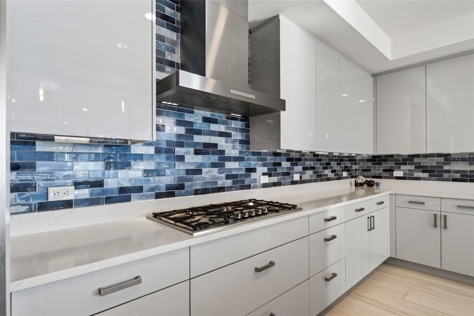 Natural Gas Cooking - 540 N TAMIAMI TRL #1604, SARASOTA