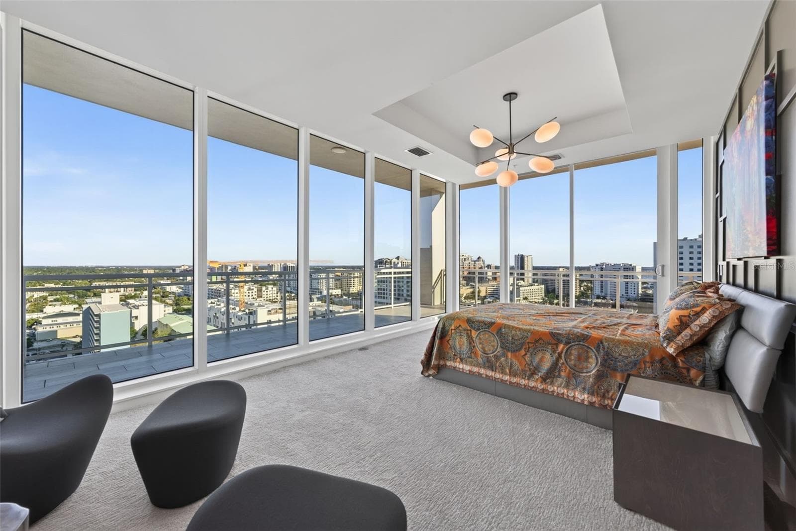 Primary Ensuite Retreat - 540 N TAMIAMI TRL #1604, SARASOTA