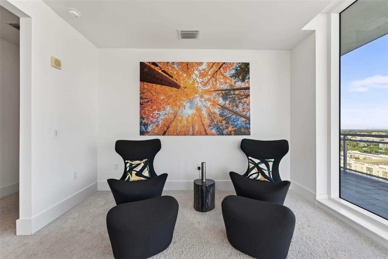 Primary Ensuite - Sitting Area - 540 N TAMIAMI TRL #1604, SARASOTA