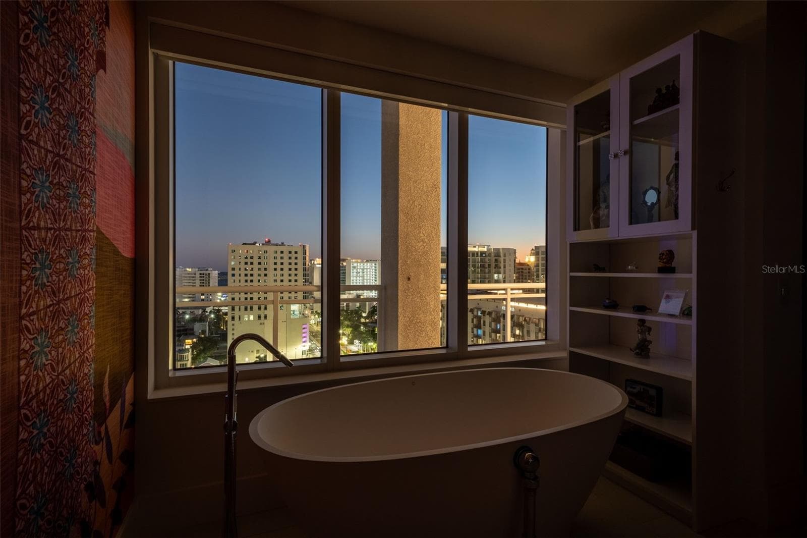 "Her" Bath. Primary Ensuite - Twilight Sarasota Views - 540 N TAMIAMI TRL #1604, SARASOTA