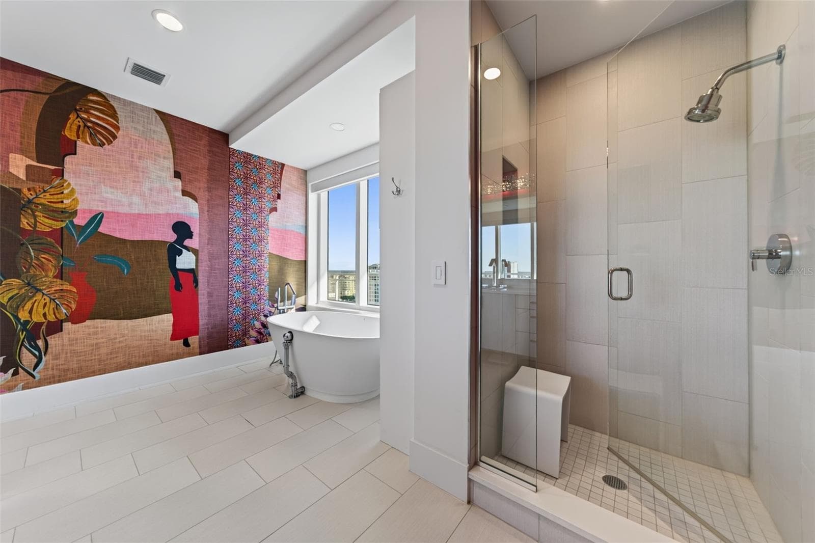Primary Ensuite - Soaking Tub + Shower - 540 N TAMIAMI TRL #1604, SARASOTA