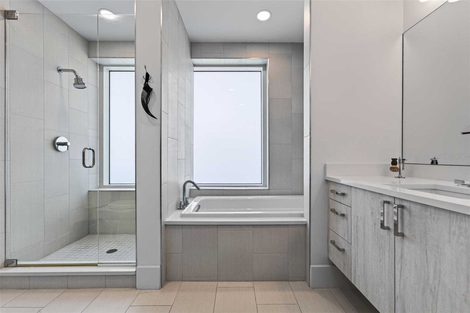 "His" Bath- Primary Ensuite - 540 N TAMIAMI TRL #1604, SARASOTA