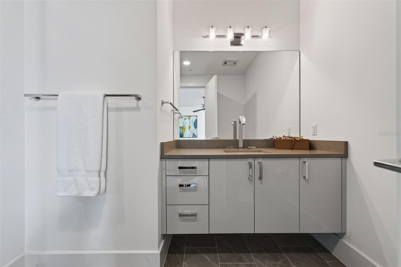 Guest Ensuite 3- Bath with Vanity - 540 N TAMIAMI TRL #1604, SARASOTA