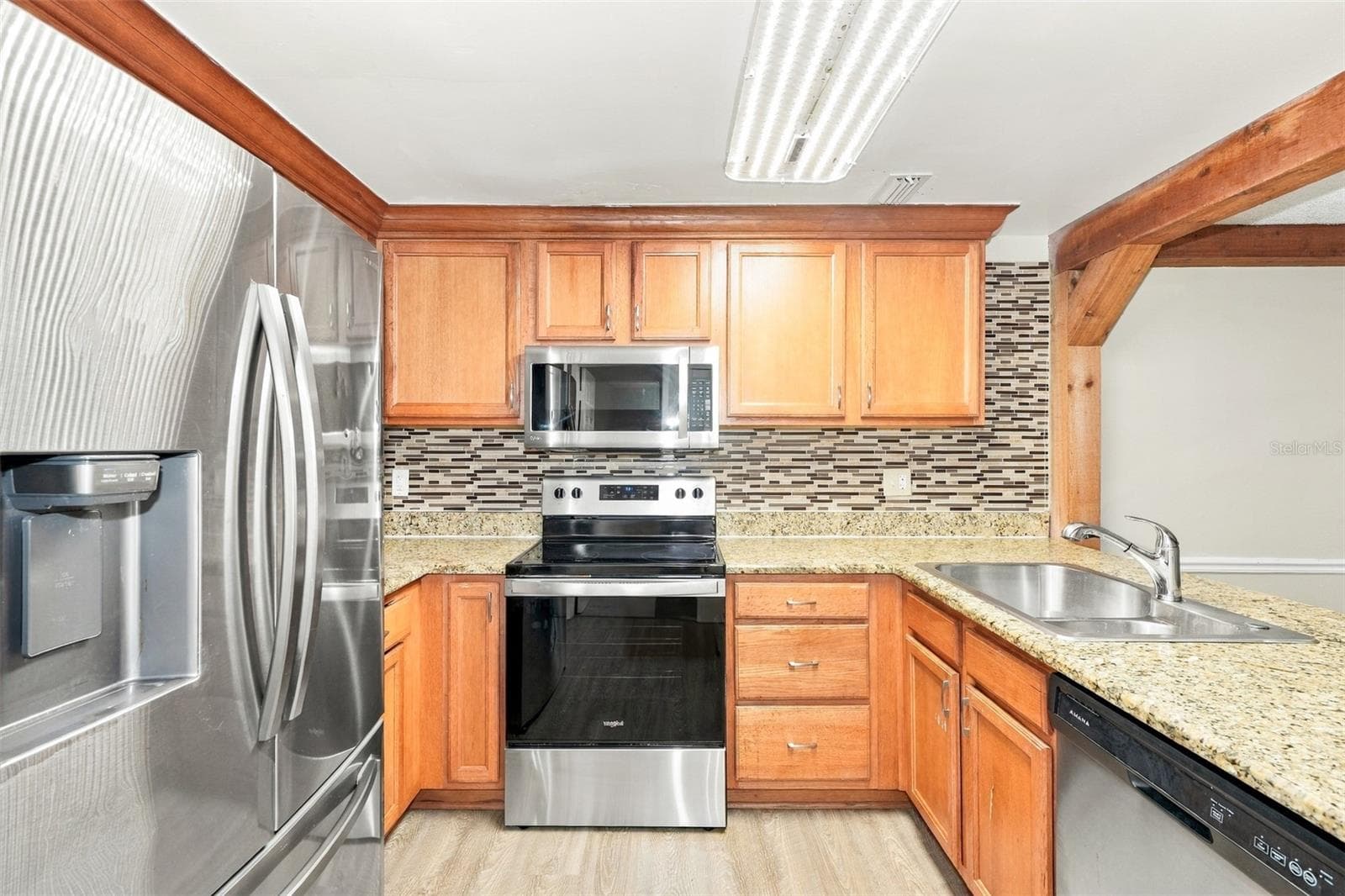 Single Family Residence at 10102 HICKORY HOLLOW CT, TAMPA, photo 10 of 21