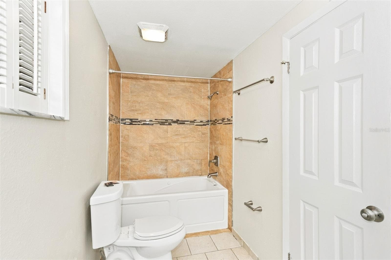 Single Family Residence at 10102 HICKORY HOLLOW CT, TAMPA, photo 18 of 21