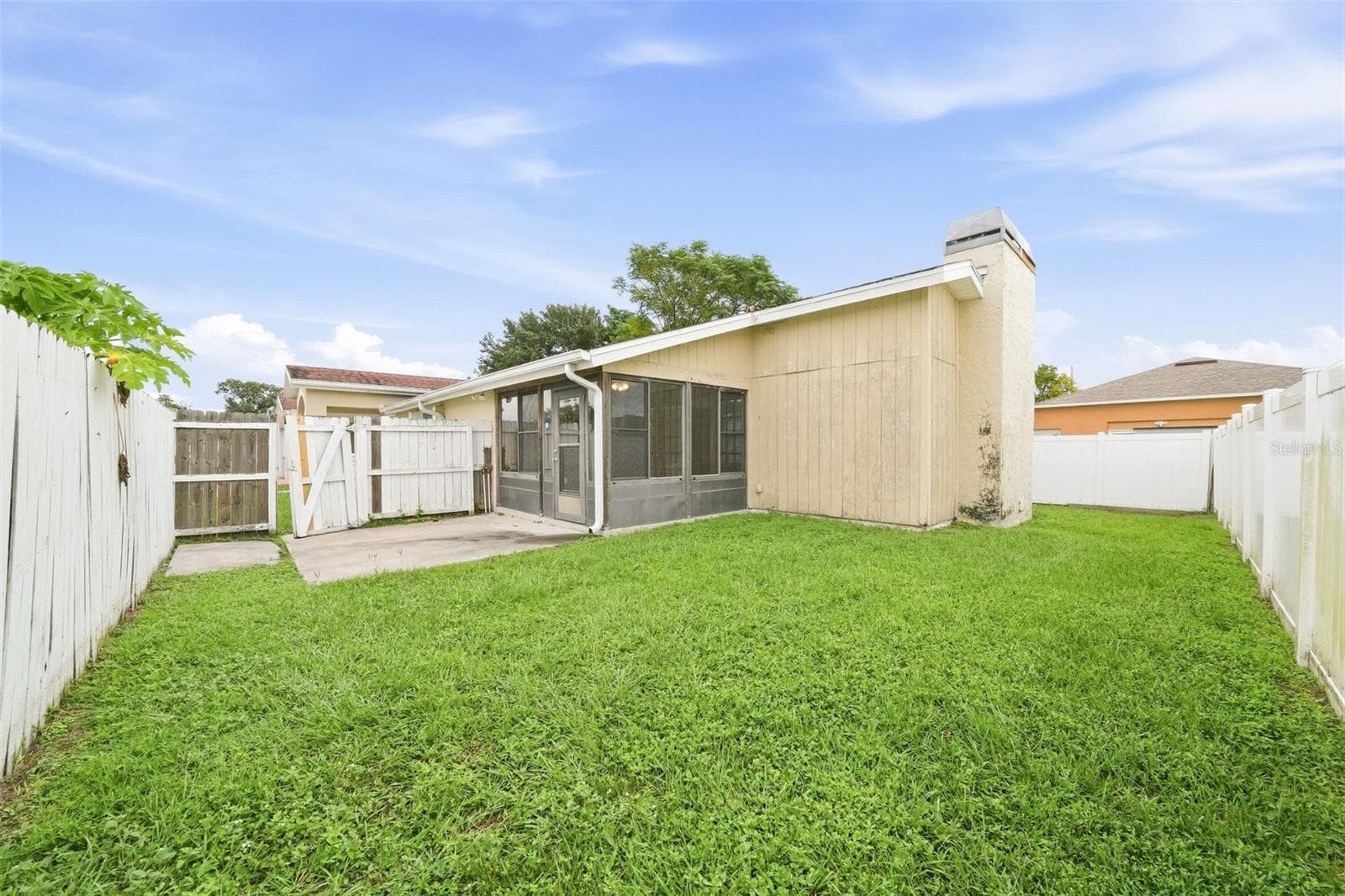 Single Family Residence at 10102 HICKORY HOLLOW CT, TAMPA, photo 19 of 21