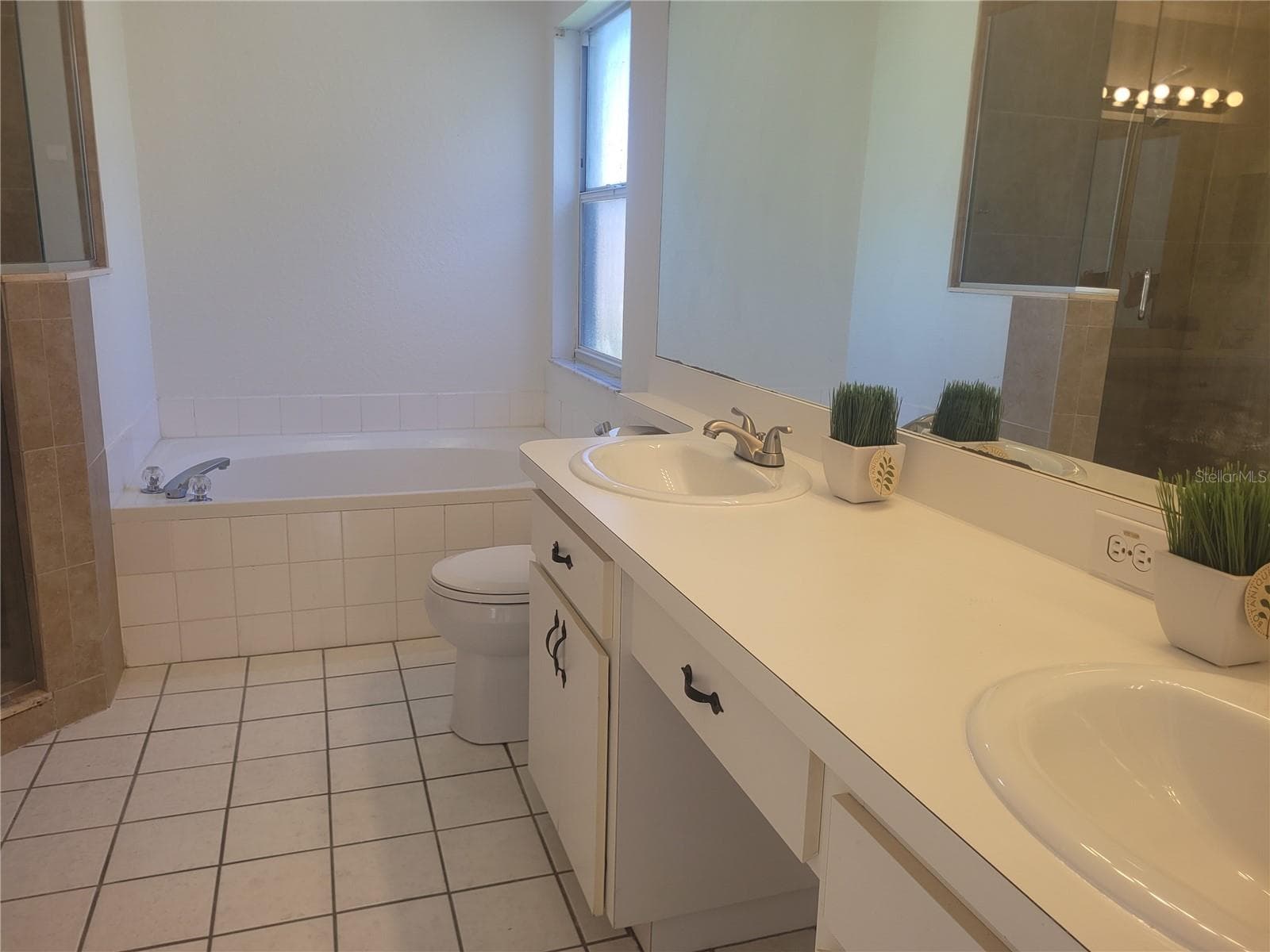 Ensuite bathroom of Primary Bedroom - 28935 STORMCLOUD PASS, WESLEY CHAPEL