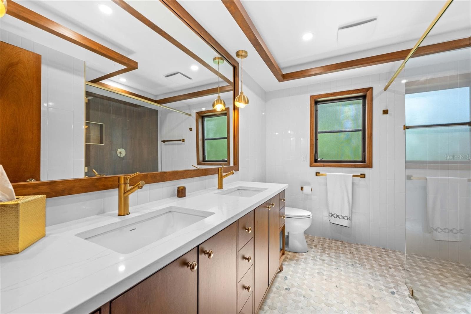 Guest Bathroom - 2 GERBERA CT, HOMOSASSA