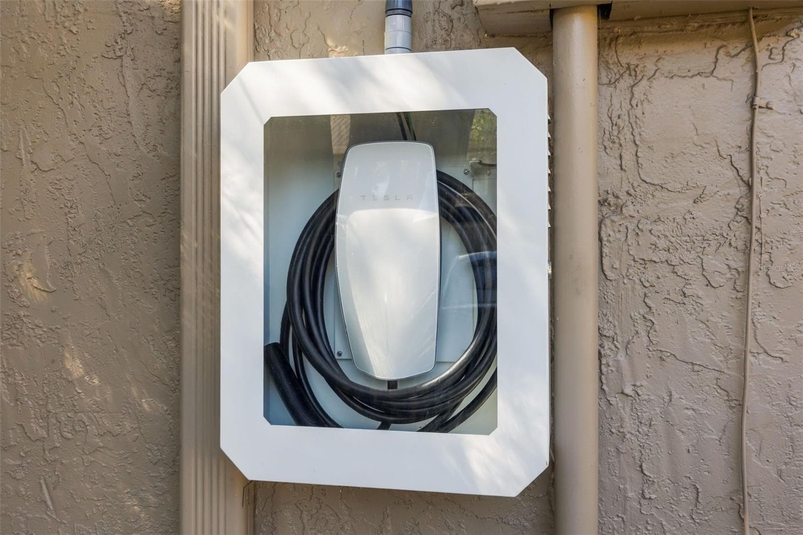 Tesla Charger - 1352 CASA PARK CIR, WINTER SPRINGS