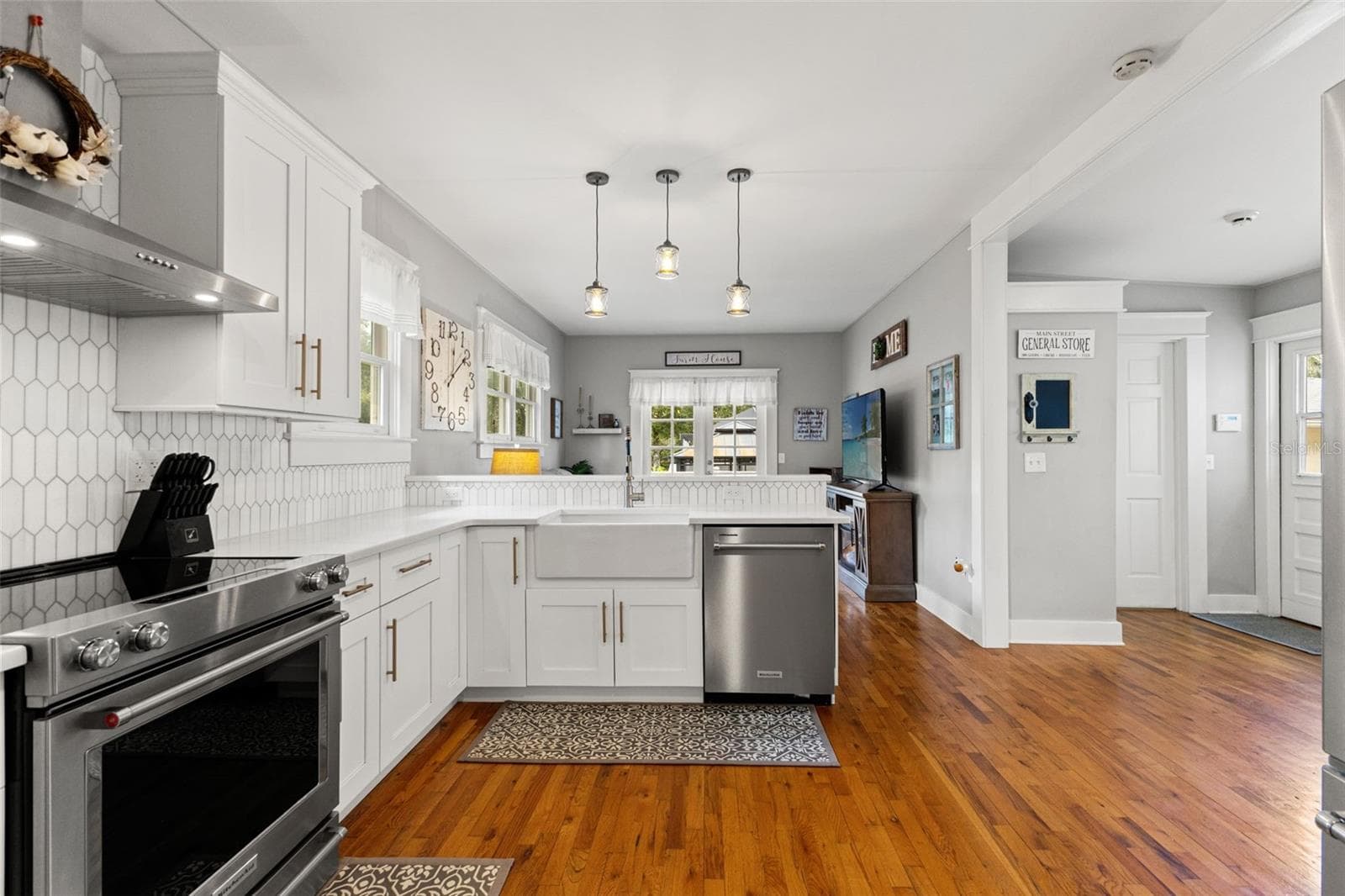 Single Family Residence at 427 HOWELL AVE, BROOKSVILLE, photo 12 of 70