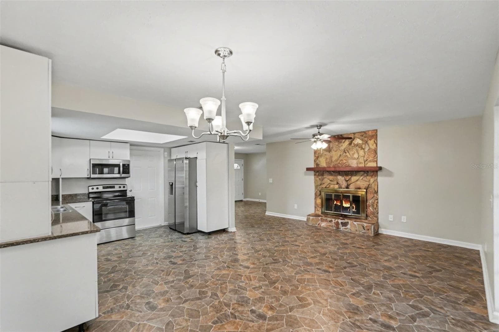 Single Family Residence at 5202 GARNER PL, SEFFNER, photo 4 of 17