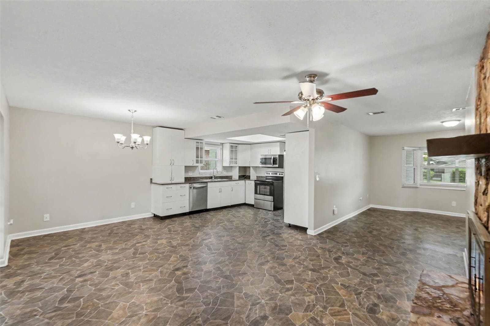 Single Family Residence at 5202 GARNER PL, SEFFNER, photo 6 of 17