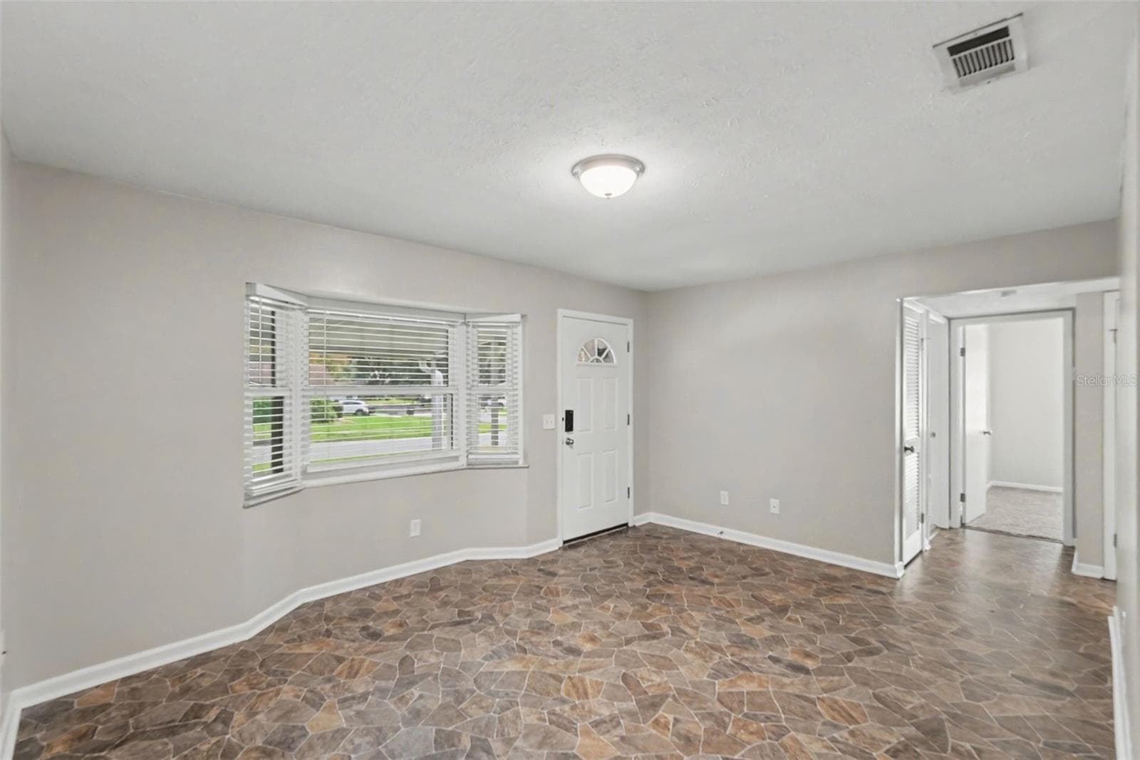 Single Family Residence at 5202 GARNER PL, SEFFNER, photo 8 of 17