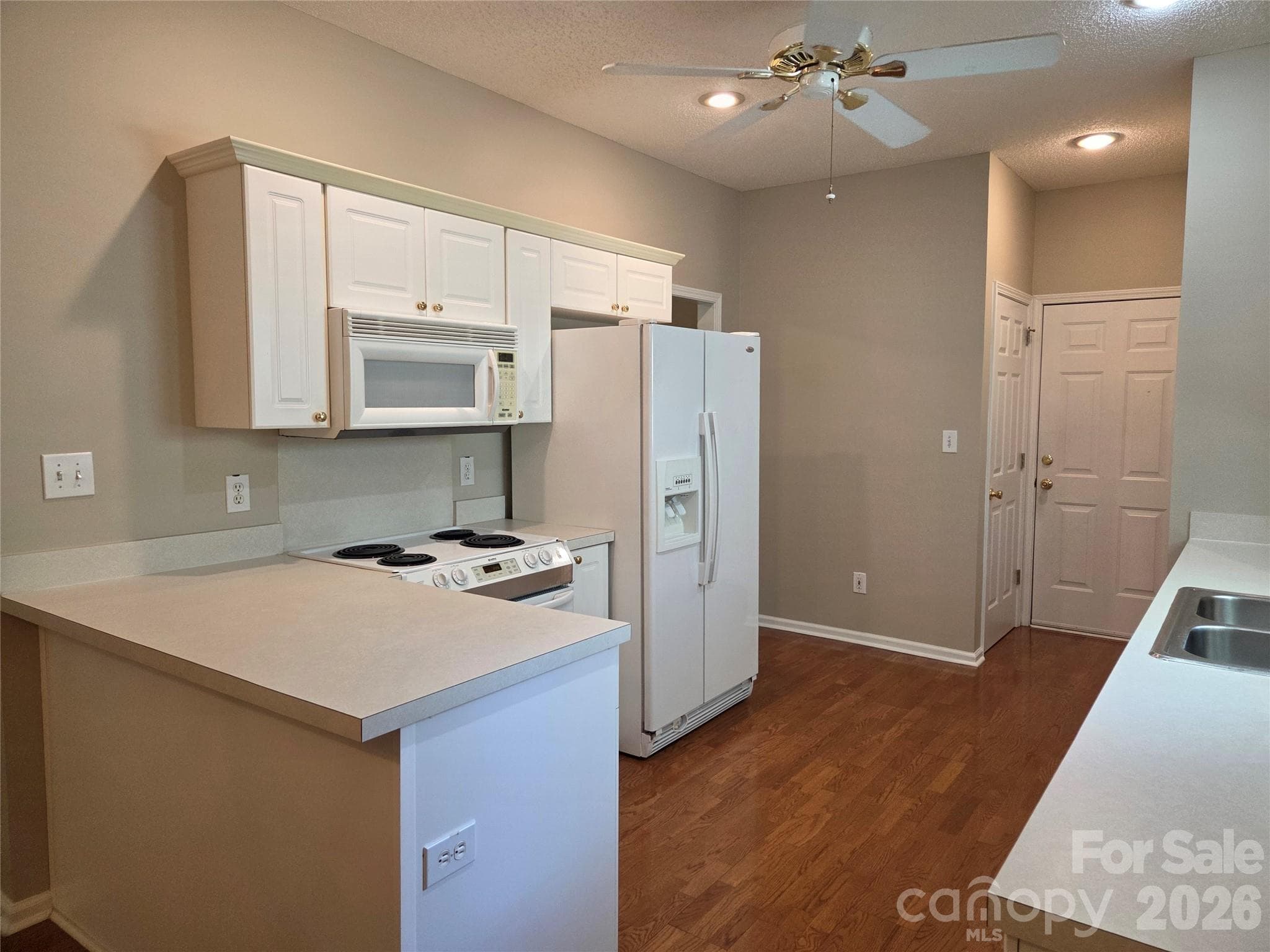 Single Family Residence at 1614 Iverness Court, Gastonia, photo 8 of 44
