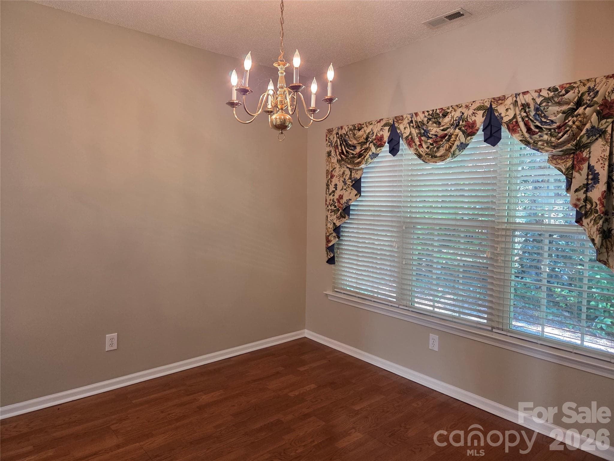 Single Family Residence at 1614 Iverness Court, Gastonia, photo 7 of 44