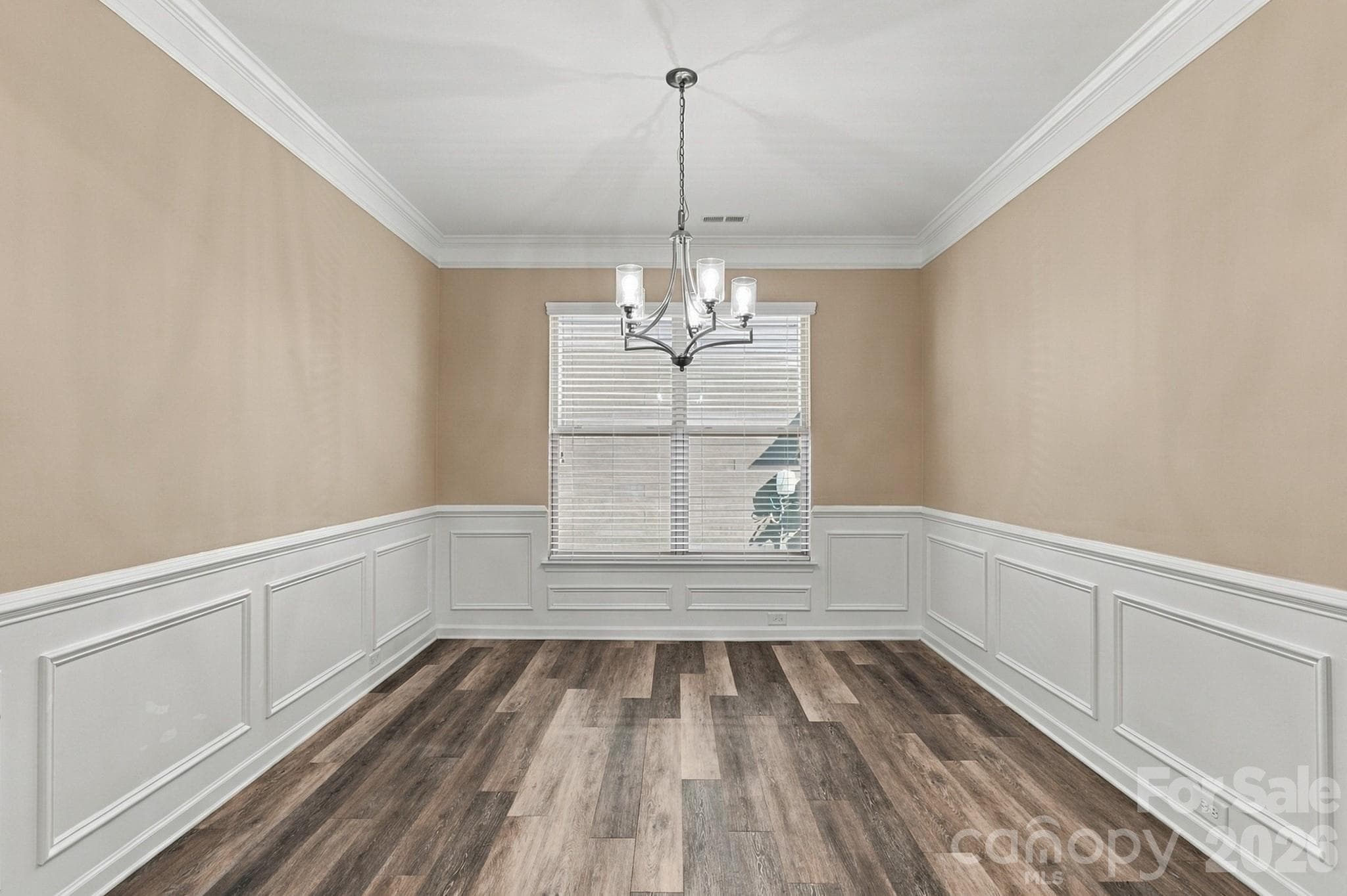 Single Family Residence at 2020 Pinyon Lane, Lancaster, photo 10 of 55