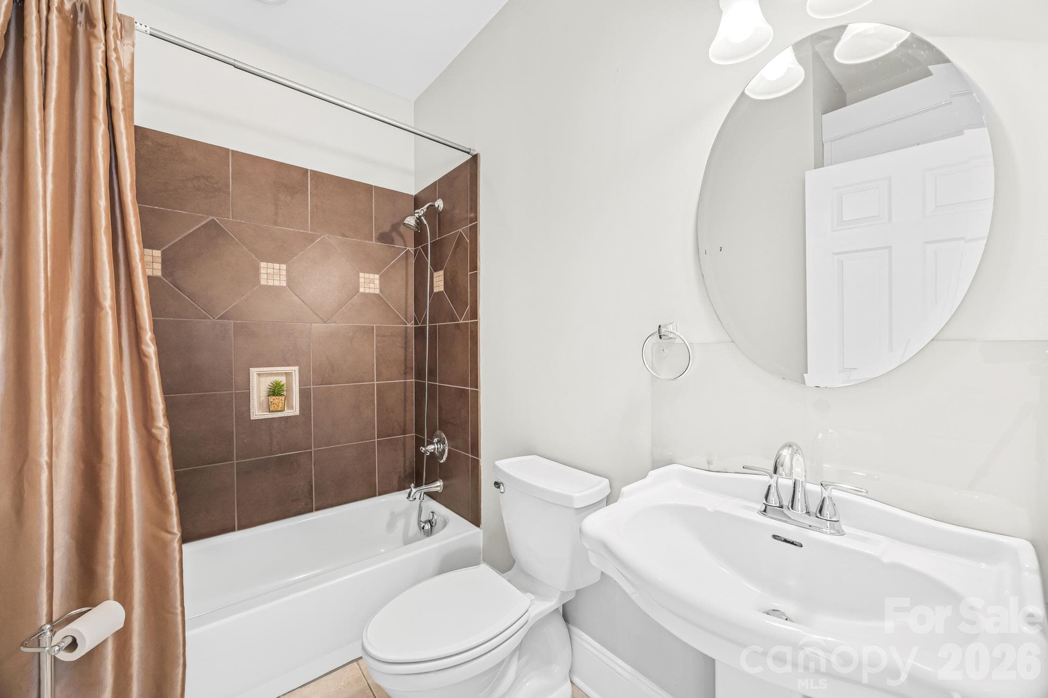 Full Bathroom on Main - 105 Mandarin Drive, Mooresville