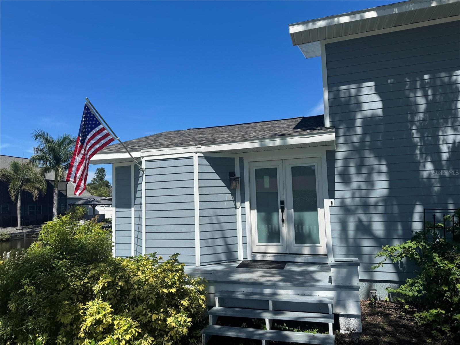 22 CYPRESS DR