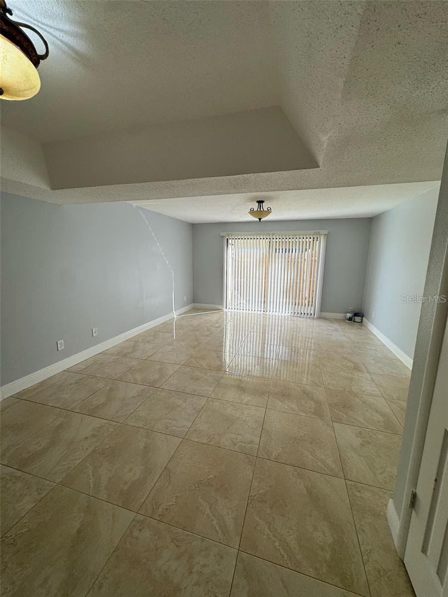 Townhouse at 7517 CAMARINA CALLE, TAMPA, photo 5 of 21