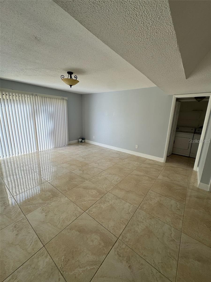Townhouse at 7517 CAMARINA CALLE, TAMPA, photo 6 of 21
