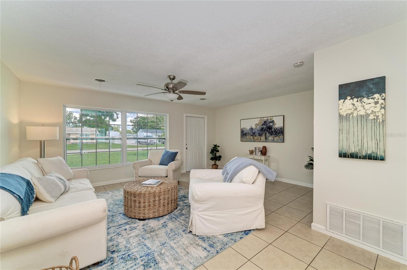 Single Family Residence at 3207 19TH AVE W, BRADENTON, photo 4 of 16