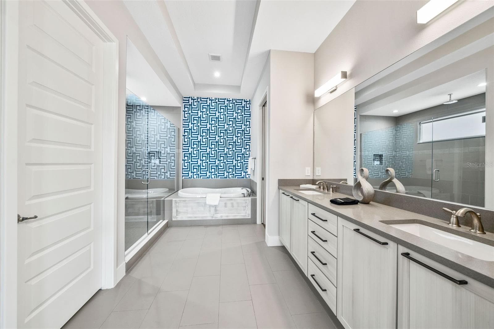 2nd floor primary bathroom - 997 JACK NICKLAUS CT, REUNION