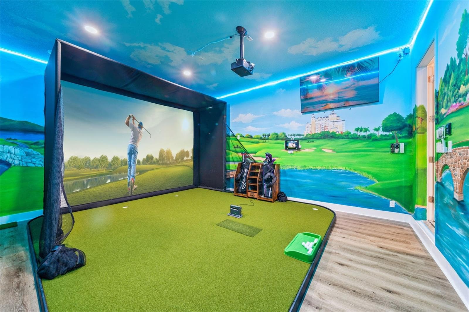 Golf simulator in Garage - 997 JACK NICKLAUS CT, REUNION