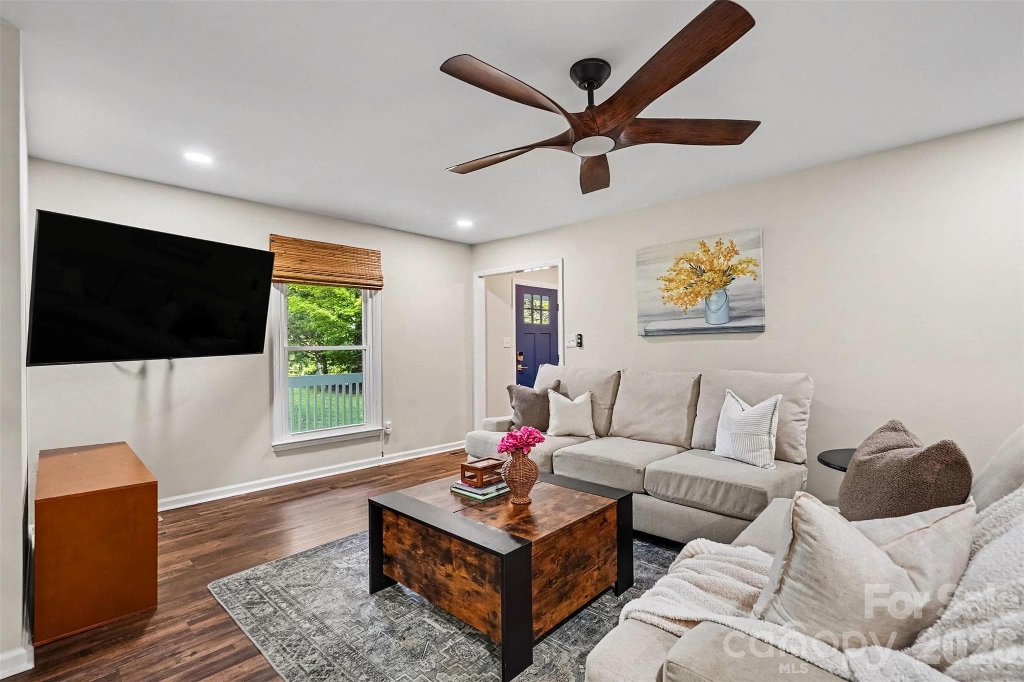 Large living room - 11538 Gelding Drive, Charlotte