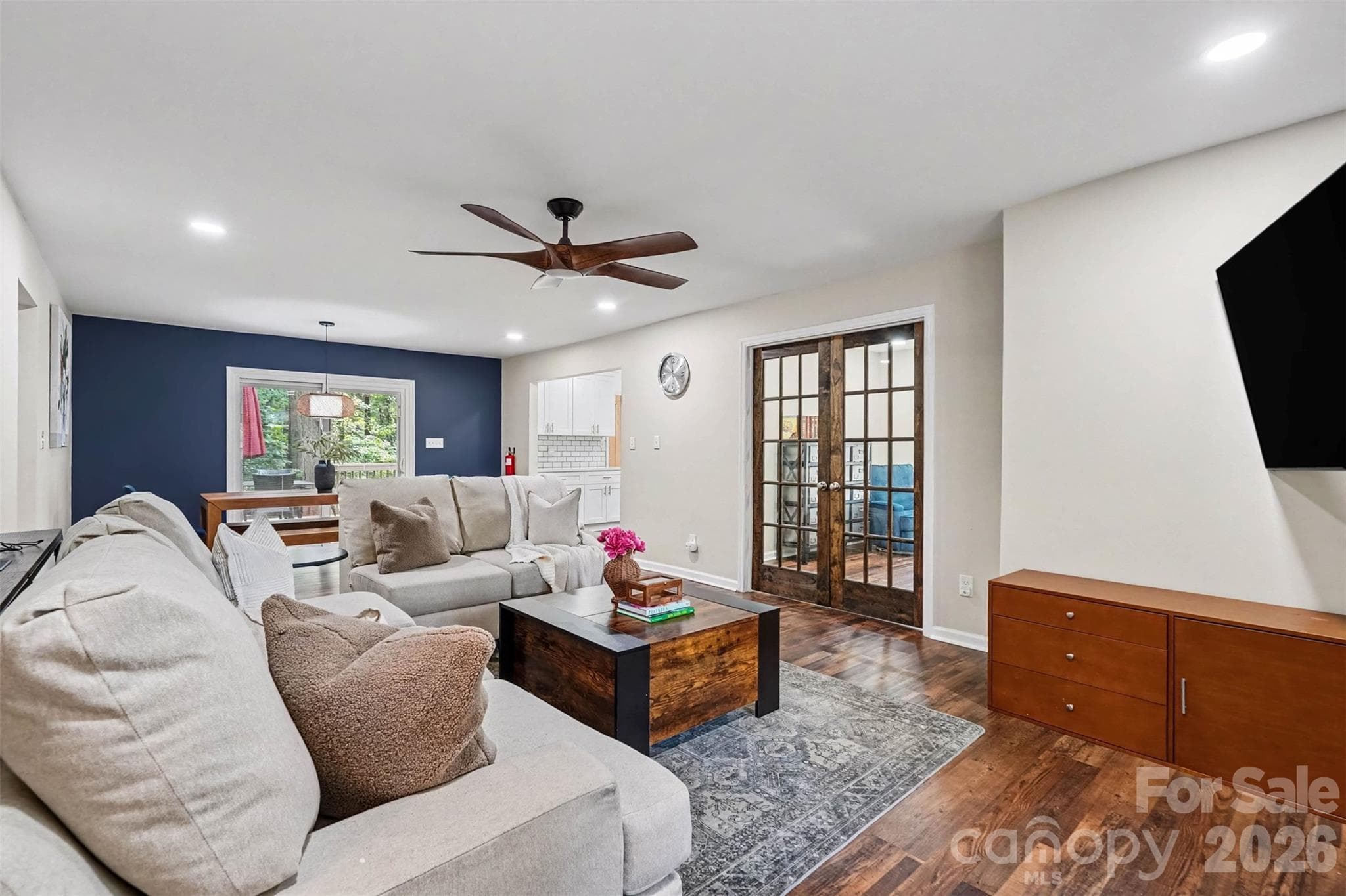 Single Family Residence at 11538 Gelding Drive, Charlotte, photo 10 of 40