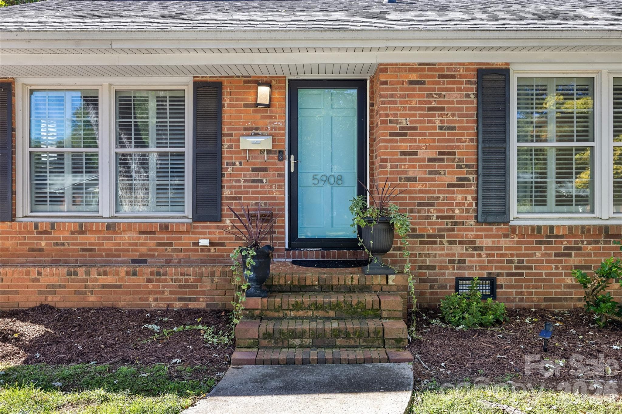 Single Family Residence at 5908 Brookhaven Road, Charlotte, photo 4 of 45