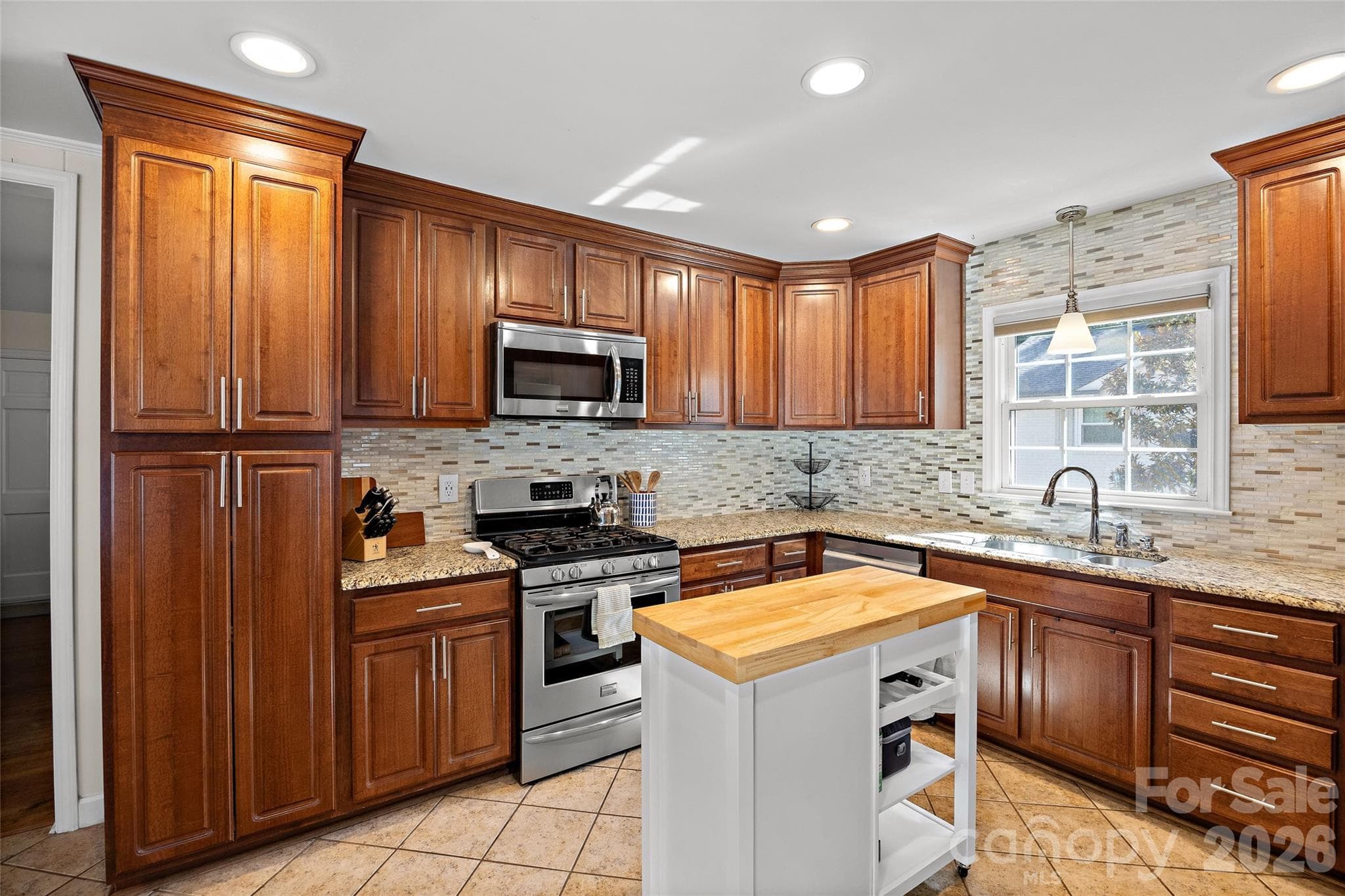Single Family Residence at 5908 Brookhaven Road, Charlotte, photo 16 of 45