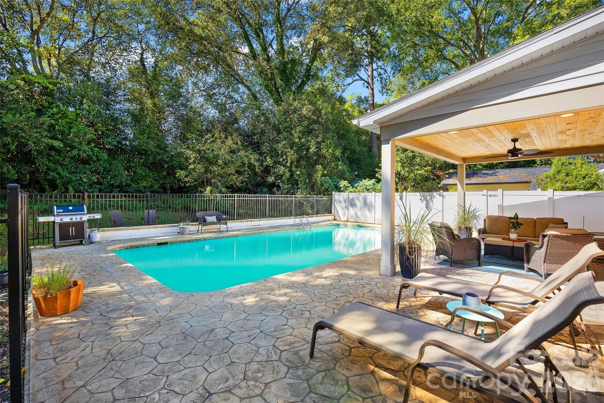 Single Family Residence at 5908 Brookhaven Road, Charlotte, photo 35 of 45